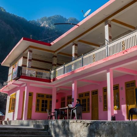 Chojh Inn Cafe & Homestay Kasol Bagian luar foto