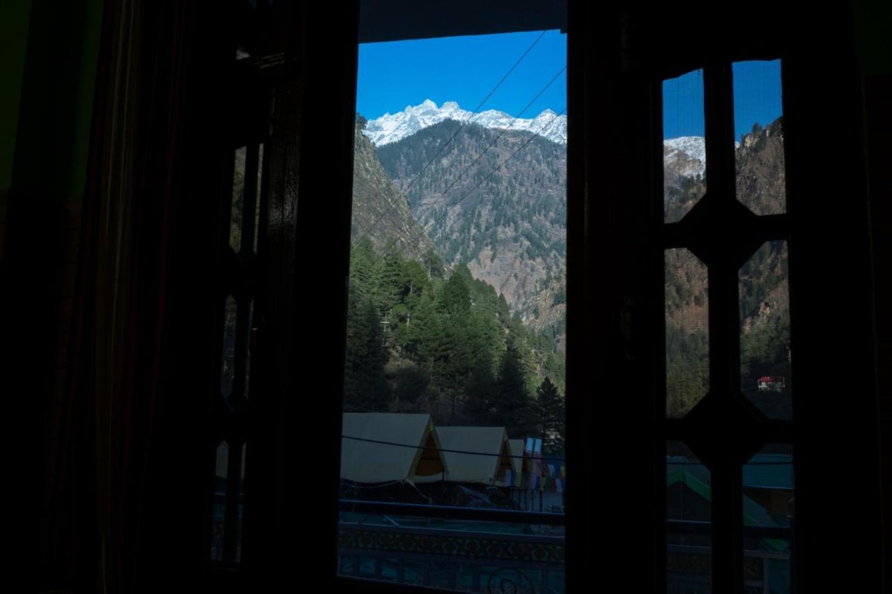 Chojh Inn Cafe & Homestay Kasol Bagian luar foto