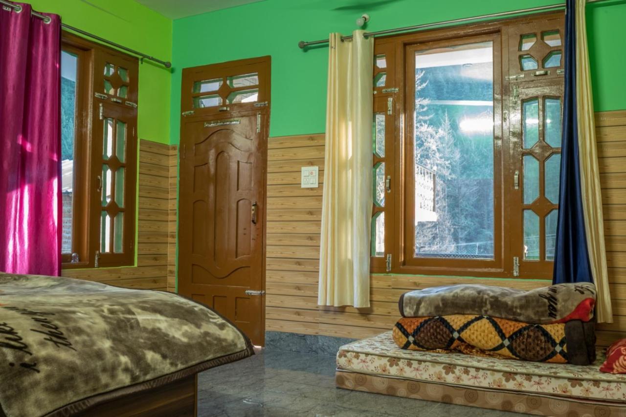 Chojh Inn Cafe & Homestay Kasol Bagian luar foto